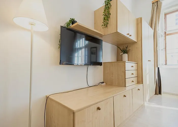 Beautiful 1br Retreat Close To Wiener Stadthalle Apartamento Viena