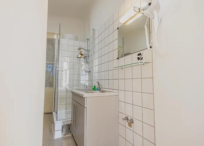 Beautiful 1br Retreat Close To Wiener Stadthalle * Βιέννη